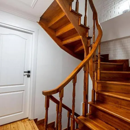 Historical 4-br Steps From Besiktas Stadium & Bosphorus Views - Prime Nisantasi Location! * Istanbul