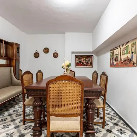 Apartment Historical 4-br Steps From Besiktas Stadium & Bosphorus Views - Prime Nisantasi Location! Istanbul