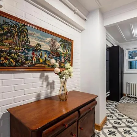 Apartment Historical 4-br Steps From Besiktas Stadium & Bosphorus Views - Prime Nisantasi Location! *