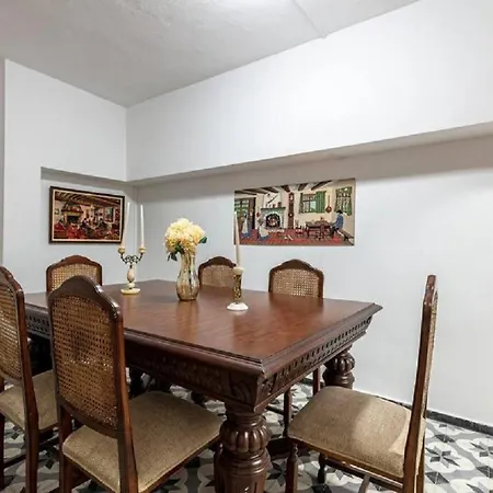 Apartment Historical 4-br Steps From Besiktas Stadium & Bosphorus Views - Prime Nisantasi Location! *