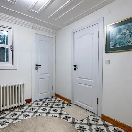 Apartmán Historical 4-br Steps From Besiktas Stadium & Bosphorus Views - Prime Nisantasi Location! Istanbulská provincie