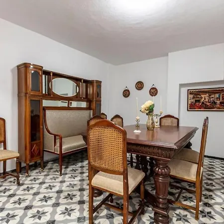 Apartment Historical 4-br Steps From Besiktas Stadium & Bosphorus Views - Prime Nisantasi Location! Istanbul
