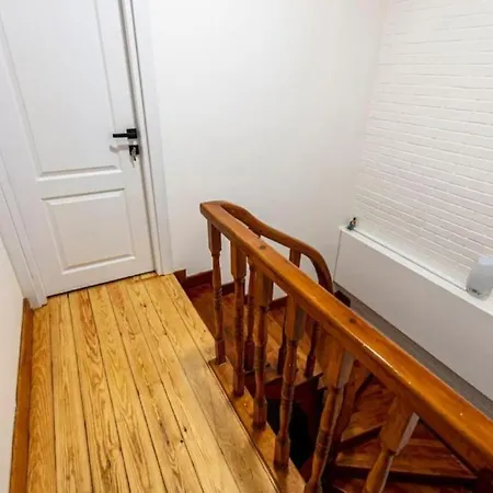 Historical 4-br Steps From Besiktas Stadium & Bosphorus Views - Prime Nisantasi Location! Apartmán Istanbulská provincie