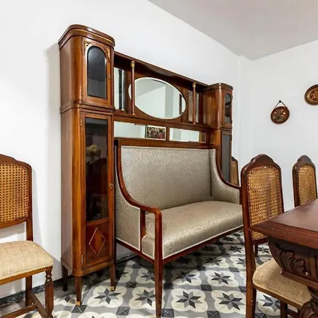 Historical 4-br Steps From Besiktas Stadium & Bosphorus Views - Prime Nisantasi Location! Apartment Istanbul